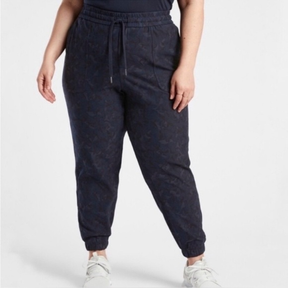 Athleta Black Navy Camo Print Drawstring Waist Joggers w/Pockets - Picture 5 of 11